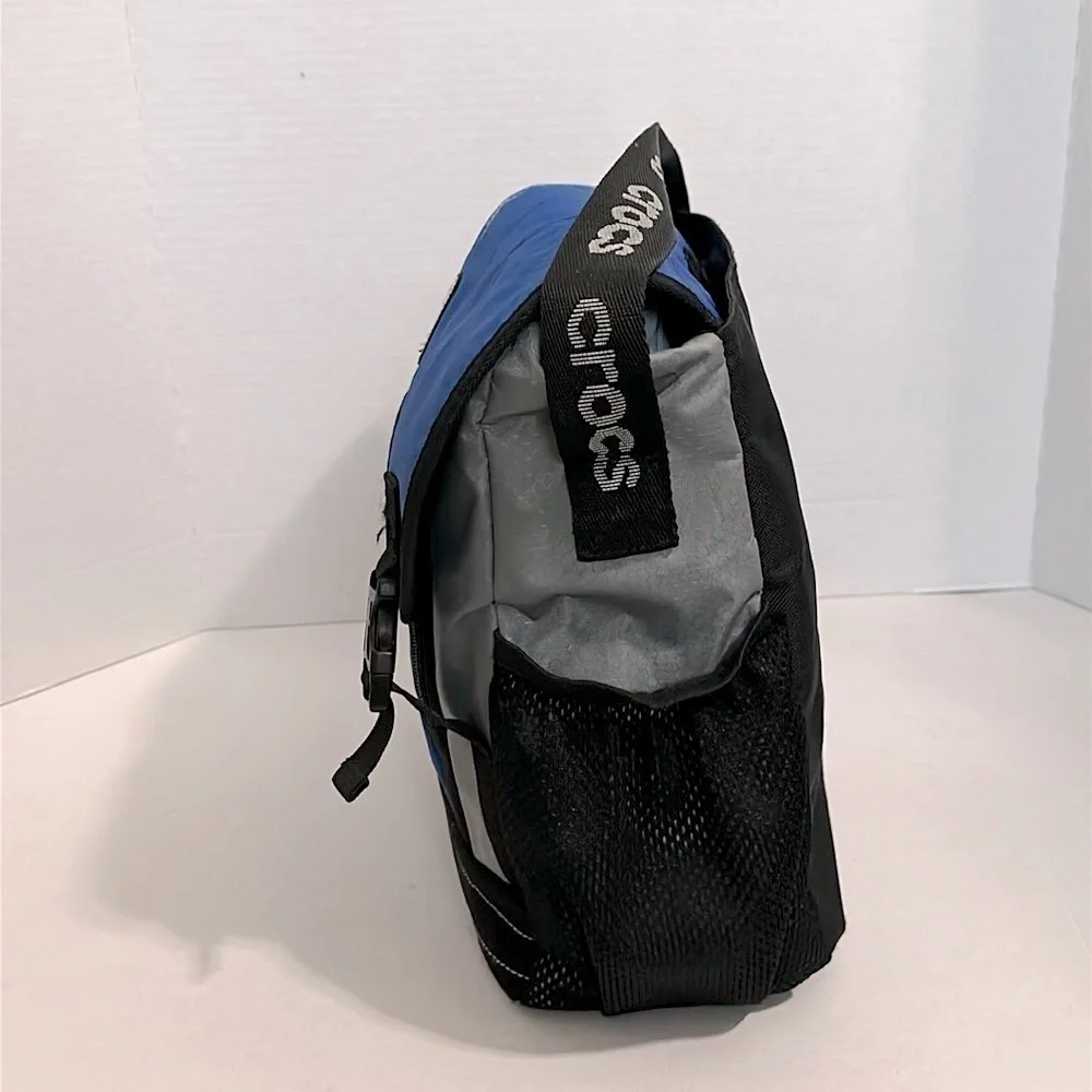 CROCS Student's UNISEX messenger shoulder school laptop bag blue and black NWOT